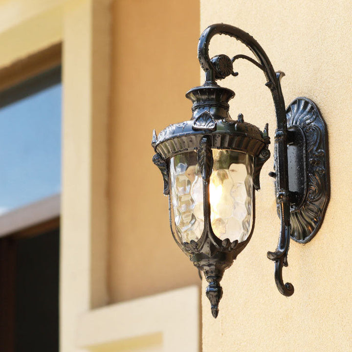 Traditionelle europäische Zylinderlaterne Aluminium Glas 1-Licht Außenwandlampe für Außenpatio | Karnz