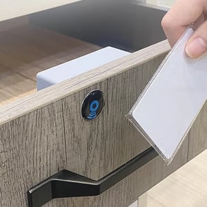 Karnz | SafeTap – Smarter Schutz für deine Schränke