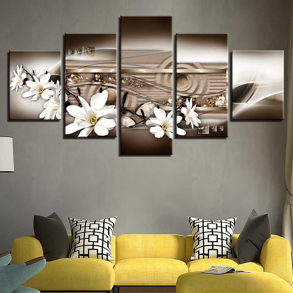 5-teiliges Leinwandbild „Weiße Magnolien mit sandfarbenem Hintergrund“