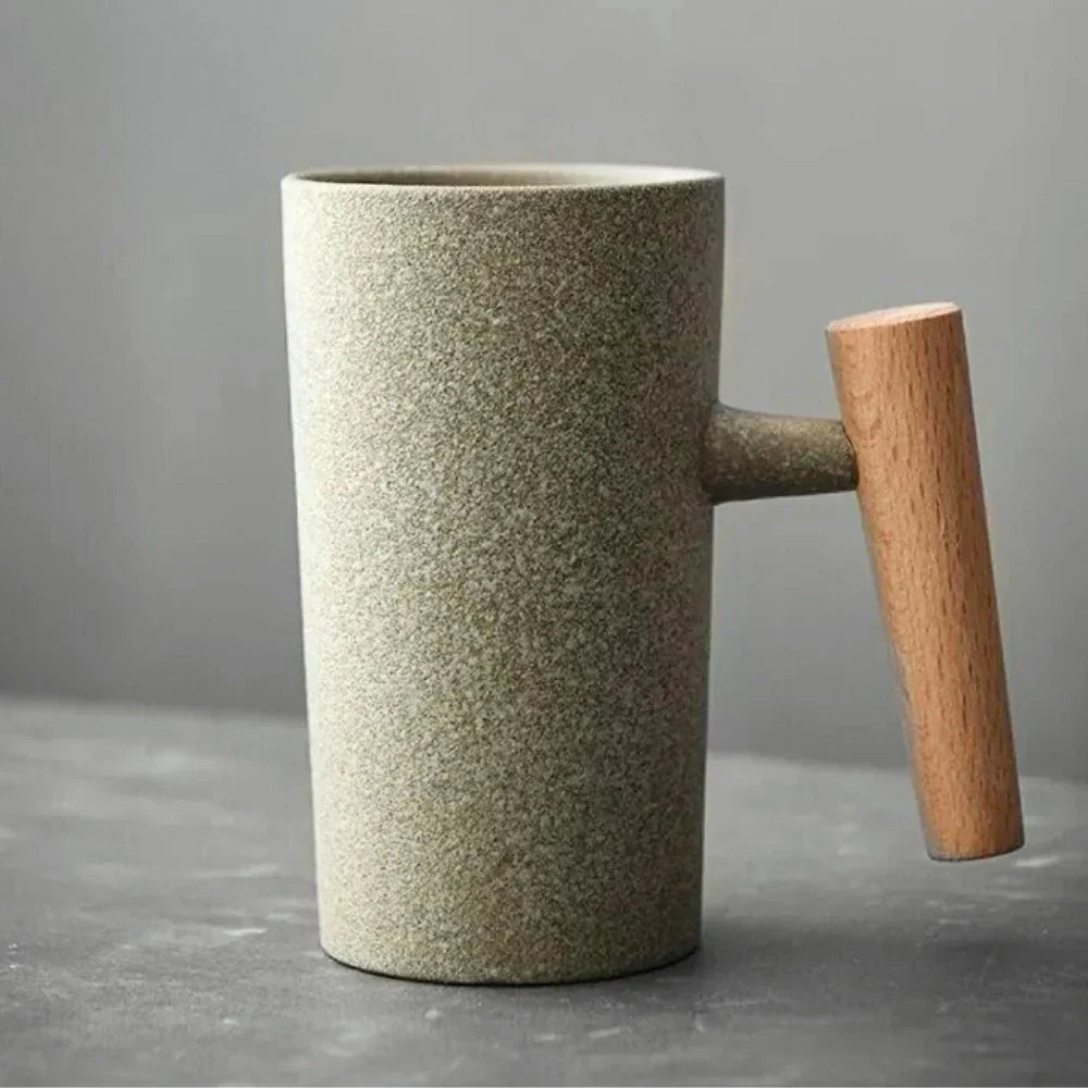ScandiSip Keramiktasse – Minimalistisches skandinavisches Design mit Holzgriff | Karnz