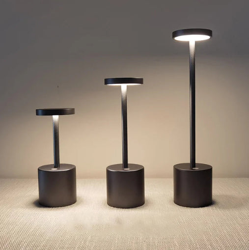Sandsberg | LumaLite Wiederaufladbare LED-Tischlampe | Kabellos | Dimmbar | Modernes Design für Restaurants und Zuhause