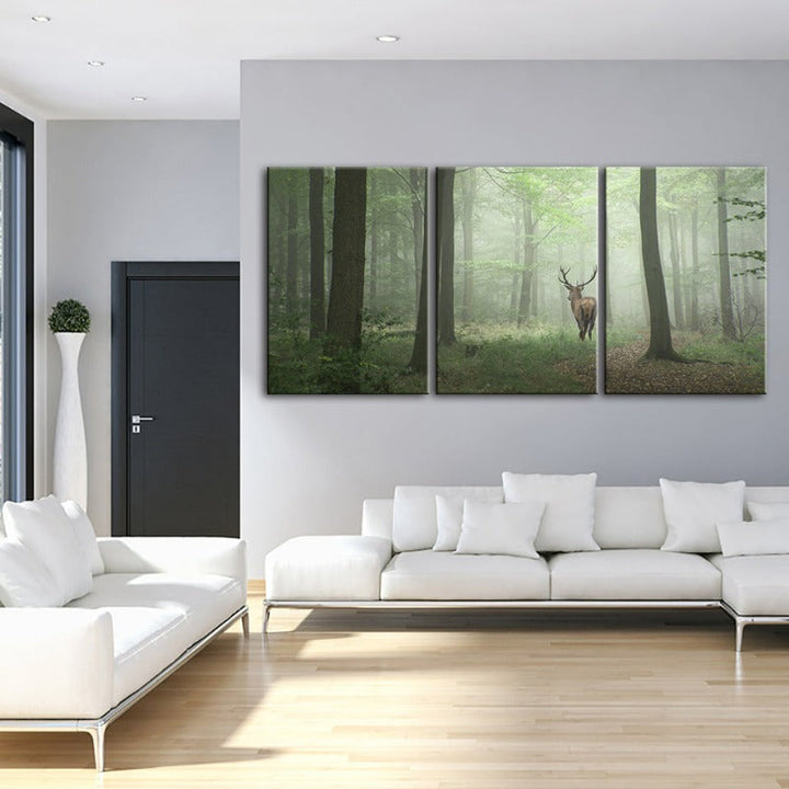 Mystisches Hirschmotiv im Wald – Leinwandbild, 3-teilig