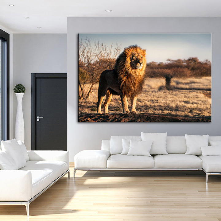 Majestischer Löwe, von Sonnenlicht durchflutet - Leinwand Wandkunst Gemälde