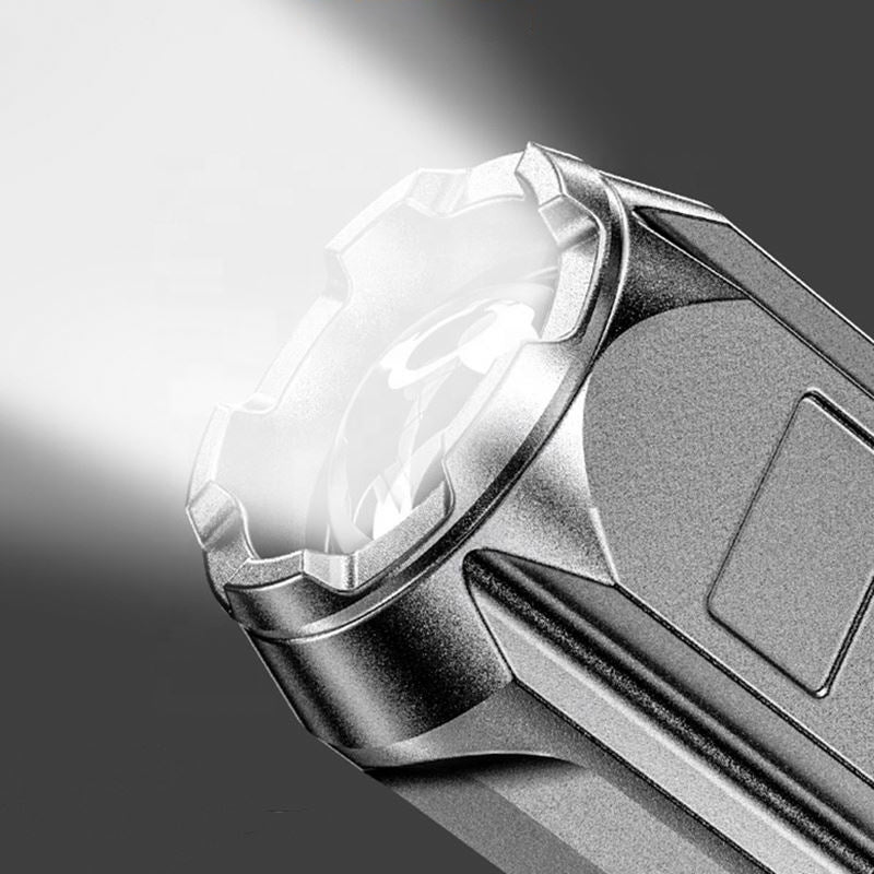 Leistungsstarker LED-Taschenlampe | Karnz