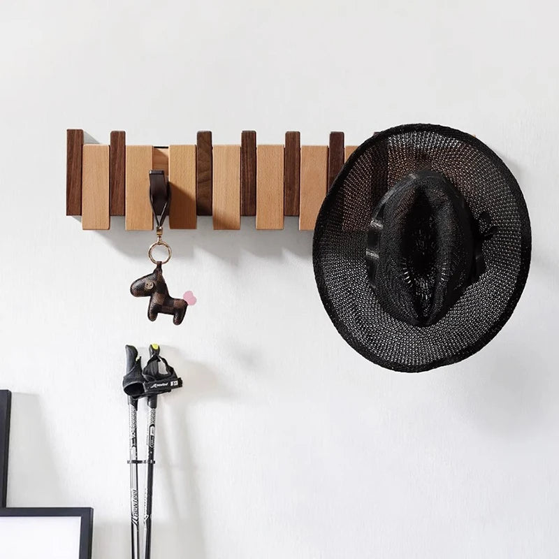 Holzgarderobe im Piano-Design mit klappbaren Haken | Karnz
