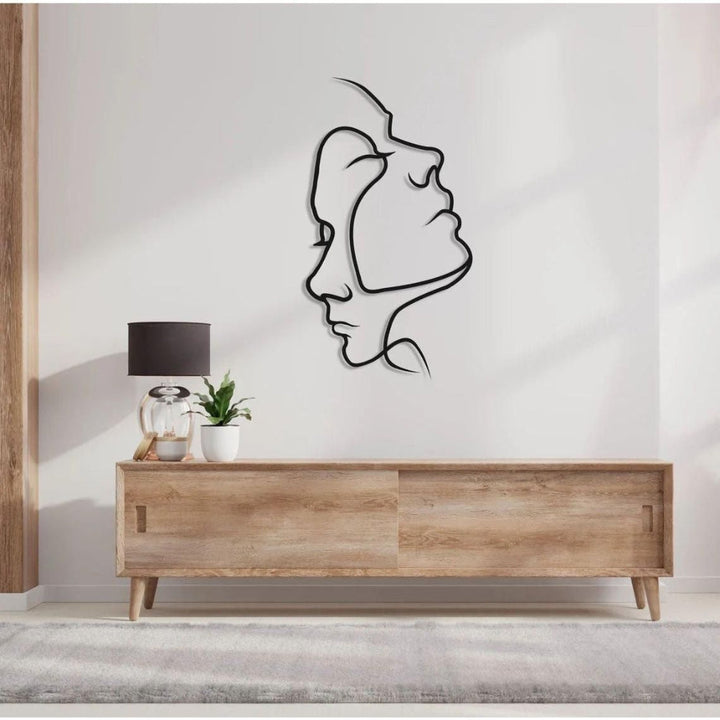 Minimalistische Wanddekoration mit abstrakter Ausdruck von Liebe Karnz