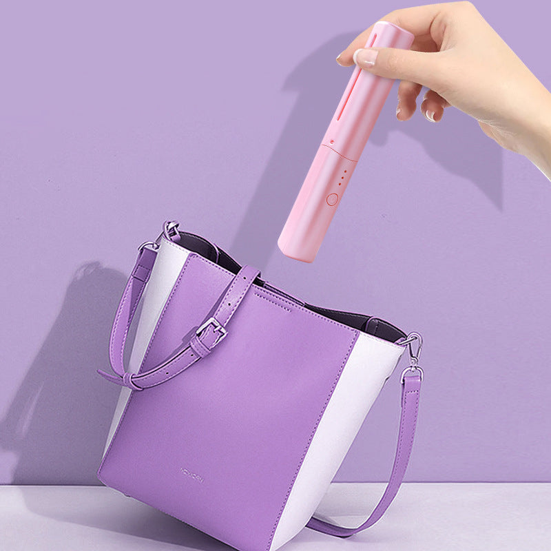 Travel Dryer™ Schnelles und einfaches Haarstyling für unterwegs in nur wenigen Minuten.