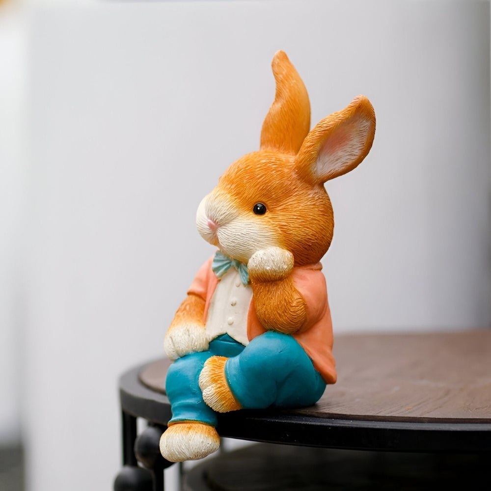 Sitzender Kaninchen-Skulptur für verspielte und moderne Schreibtisch- oder Regaldekoration Karnz