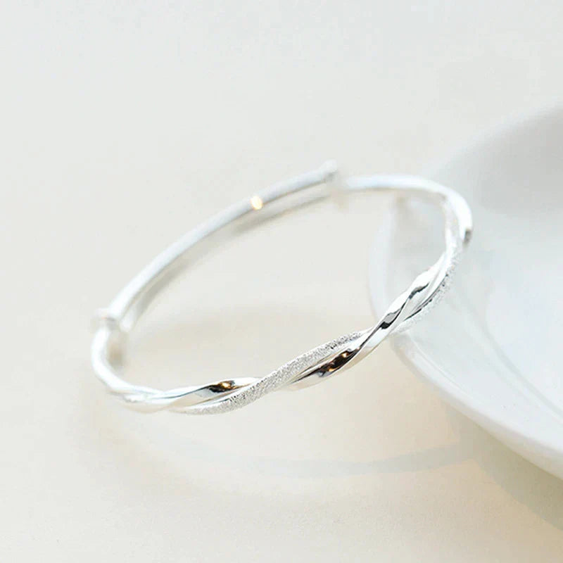 Elegante gewobene Silberarmband