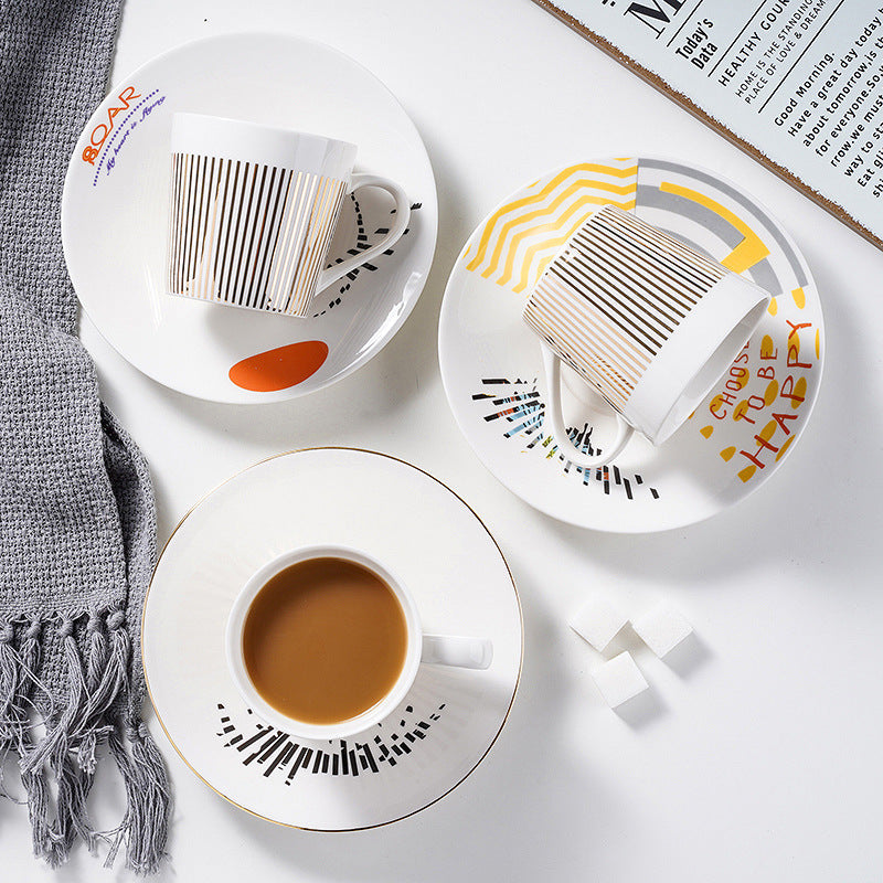 Bewegte Spiegelung, kreative Kaffeetasse, Spiegelreflexion, Kaffeebecher