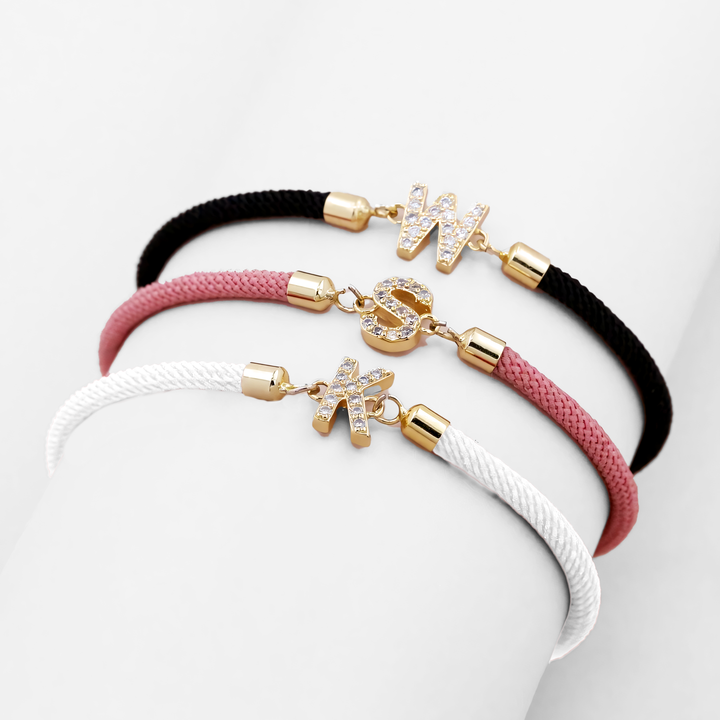 Karnz | Verstellbare Buchstabenarmbänder
