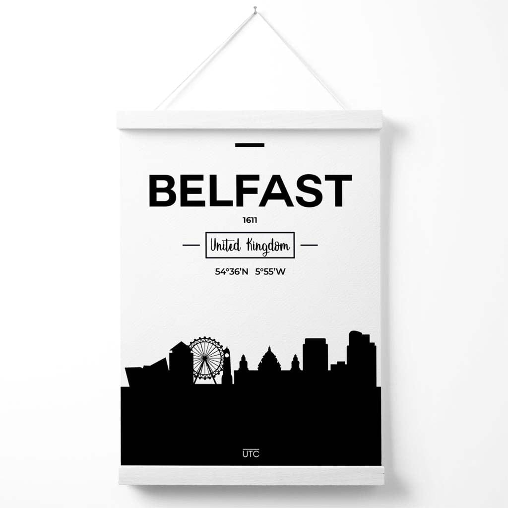 Schwarz-Weiß-Poster der Stadtsilhouette von Belfast mit Aufhänger