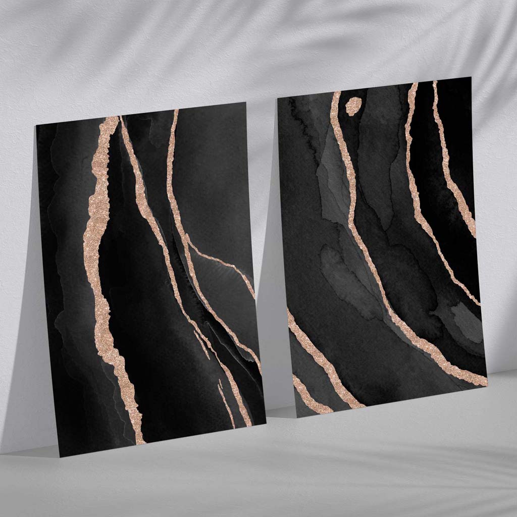 Schwarzes und goldenes abstraktes gerahmtes 2er-Set Kunstdrucke