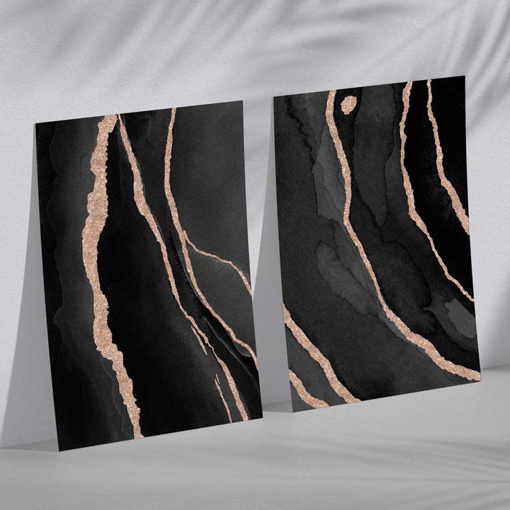 Schwarzes und goldenes abstraktes gerahmtes 2er-Set Kunstdrucke