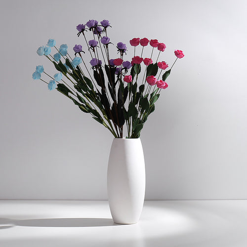 Moderne kurvenförmige dekorative Vase