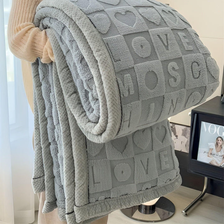 CoralDream Karnzanket – Warme Fleece-Winter-Karnzanket mit doppelseitigem Herz- und Buchstabenmotiv