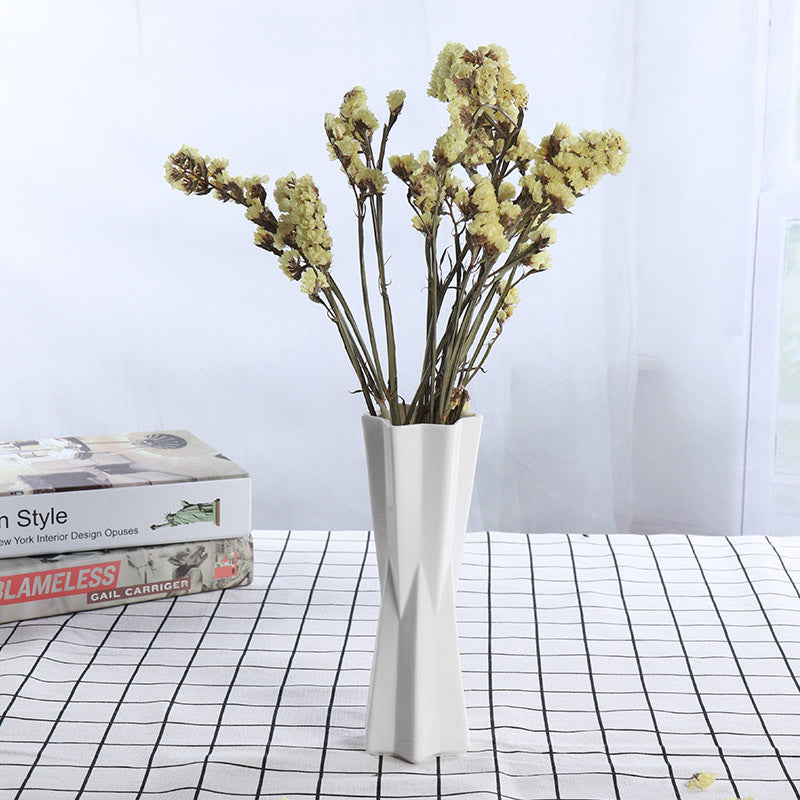 Elegante gedrehte Keramik-Blumenvase