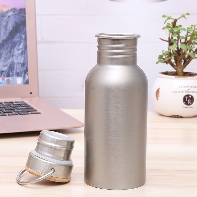 Damen Elegante Edelstahl-Trinkflasche mit nachhaltigem Holzverschluss Karnz