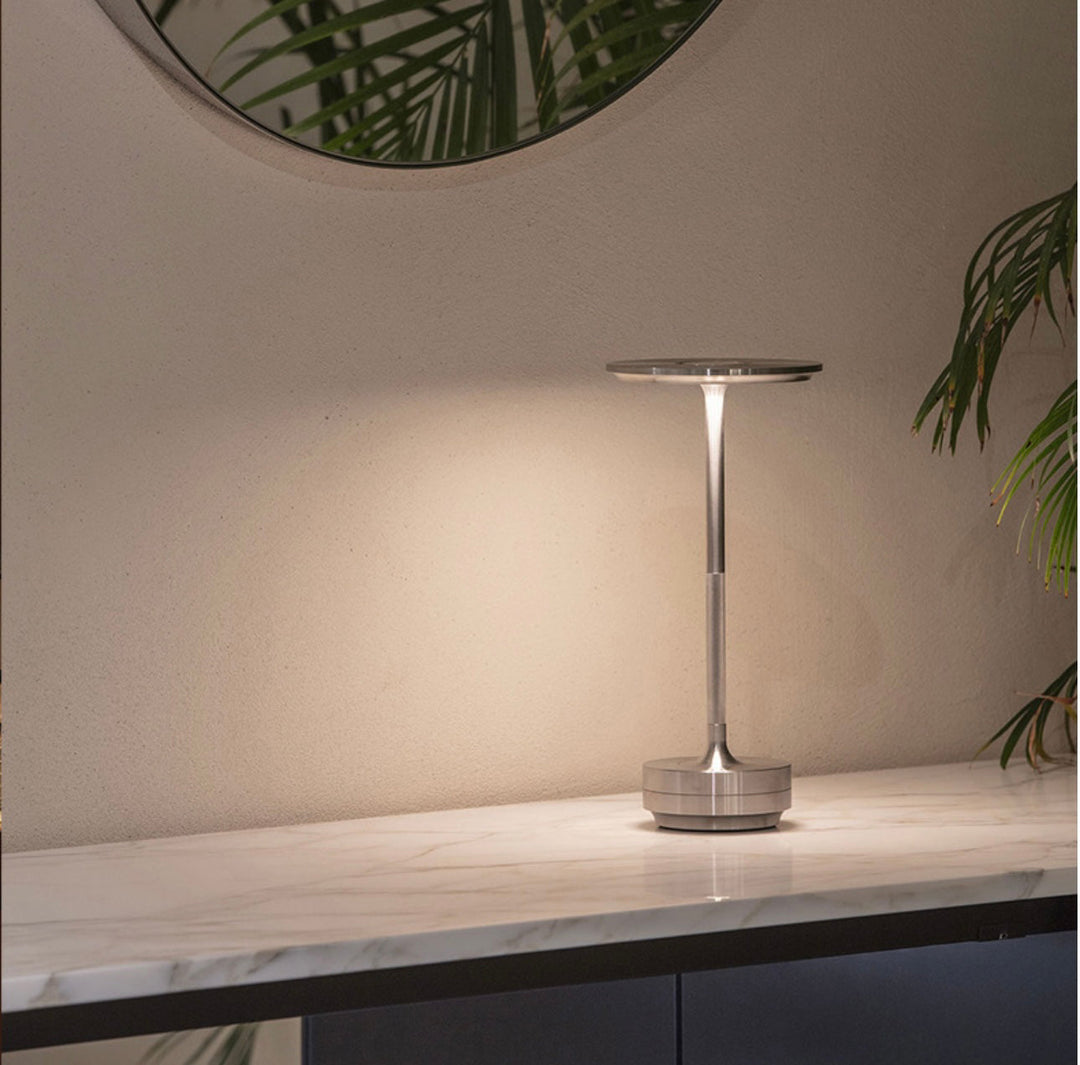 ClarityGlow Luxus Edition | Kabellose LED Tischlampe | Karnz