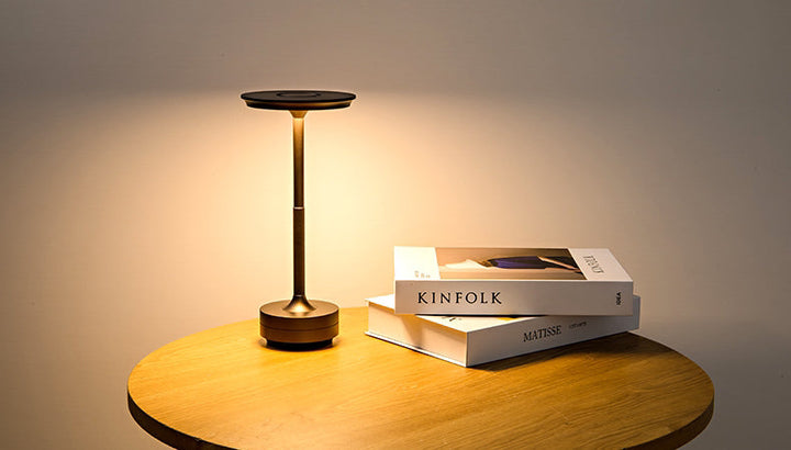 ClarityGlow Luxus Edition | Kabellose LED Tischlampe | Karnz