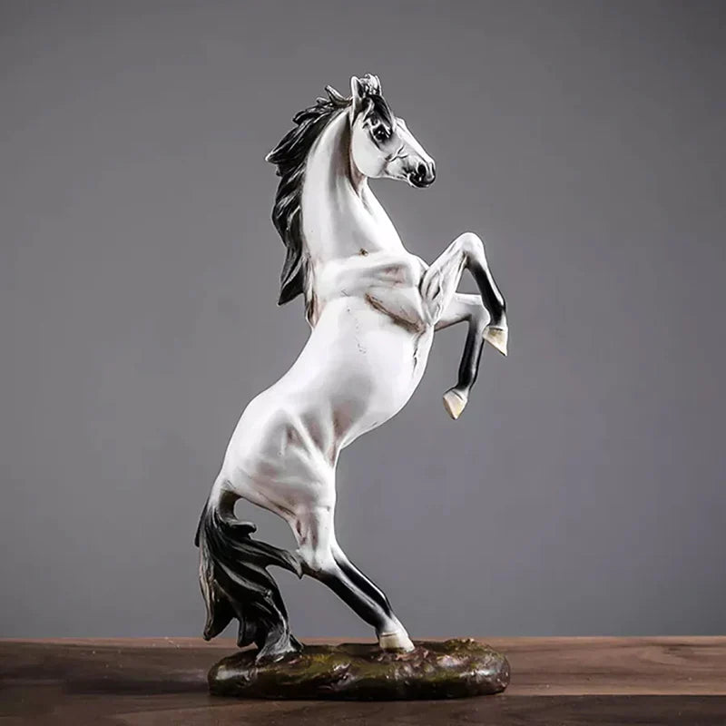 Stehendes Pferde Ornament Karnz