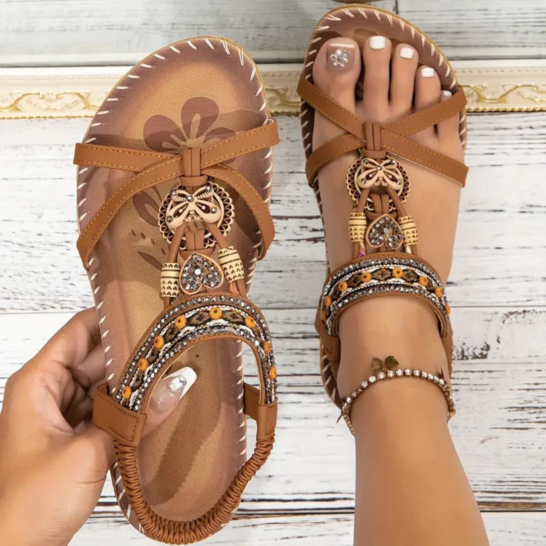 Zeyla – Boho Strass Schmetterling Flache Sandalen