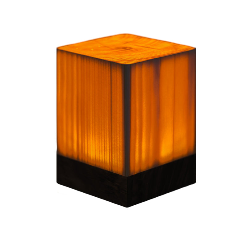 Stylische LED Tischlampe - WoodGlow | Karnz