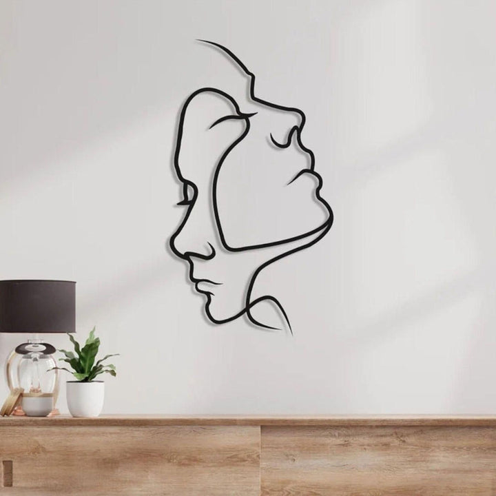 Minimalistische Wanddekoration mit abstrakter Ausdruck von Liebe Karnz