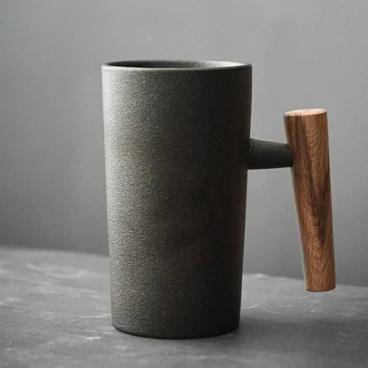 ScandiSip Keramiktasse – Minimalistisches skandinavisches Design mit Holzgriff | Karnz