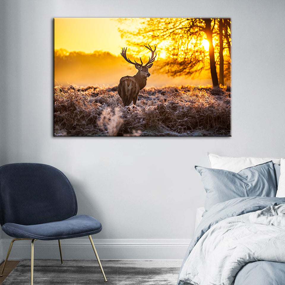 Winterhirsch im Morgengrauen - Leinwandbild