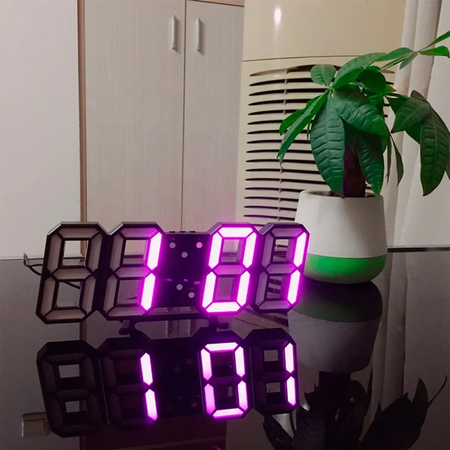 Digitale 3D-LED-Wanduhr – Modernes Design mit Dimmfunktion und optimaler Ablesbarkeit