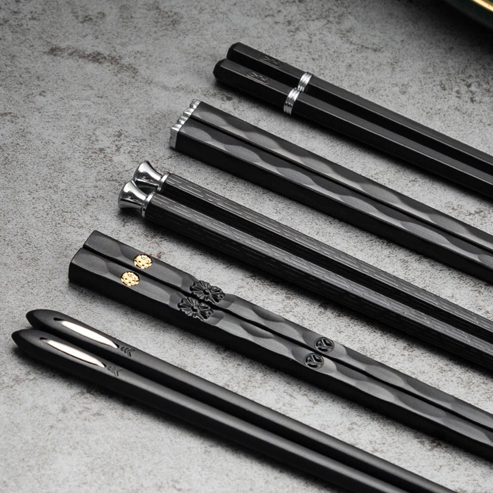 Karnz | DineLux – Luxuriöses Essstäbchen-Set mit Raffinierten Designs (5 Paar)