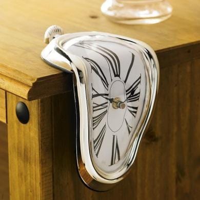 Verzerrte Schmelzende Uhr | Karnz