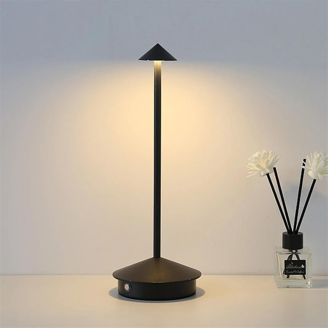 Robyn Arrow LED Tischlampe | Karnz