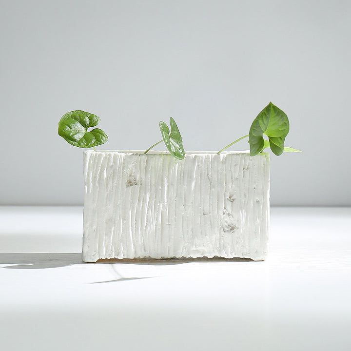 Schichtweise minimalistische Keramikblumentopf