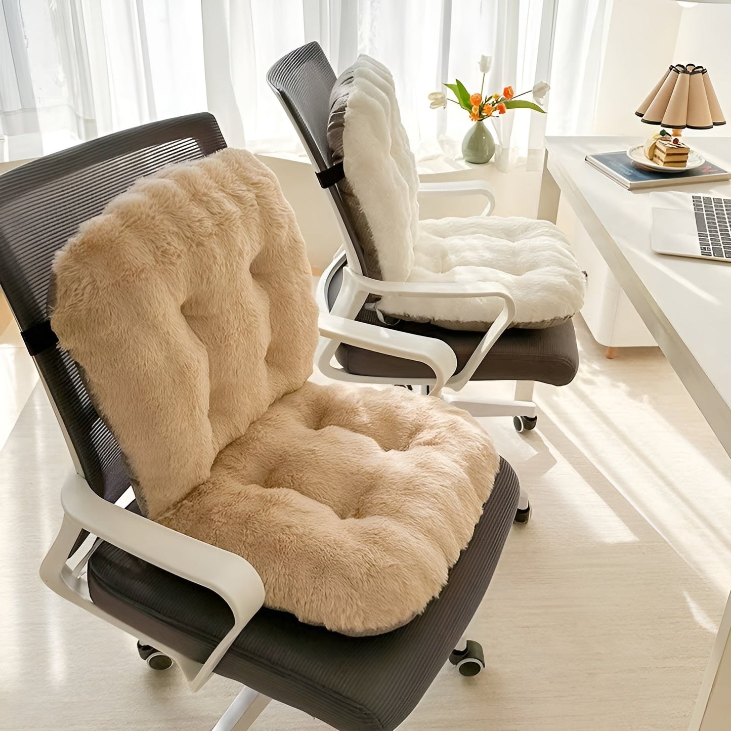 Weiches Sitzkissen aus Kunstfell – extra dick und kuschelig | Perfekt für Sessel und Sofa