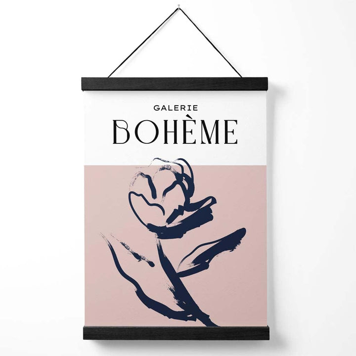 Boho-Blumenposter mit Rosenskizze in Blush und Marineblau, inklusive Aufhänger
