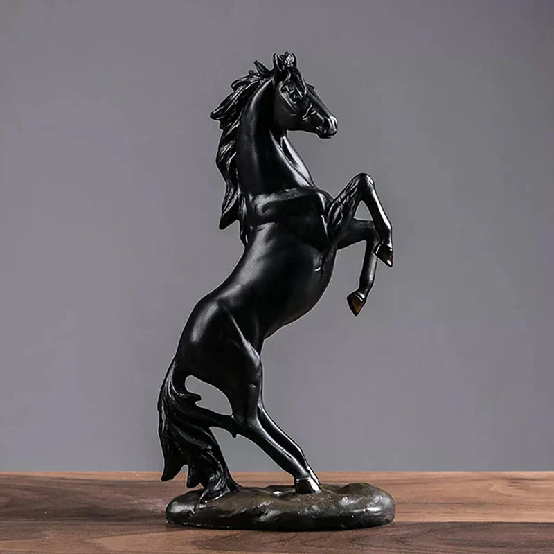 Stehendes Pferde Ornament Karnz