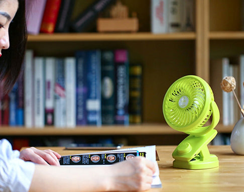 Tragbarer USB Clip-On- & Tischventilator mit Luftgeschwindigkeitsregelung | Karnz