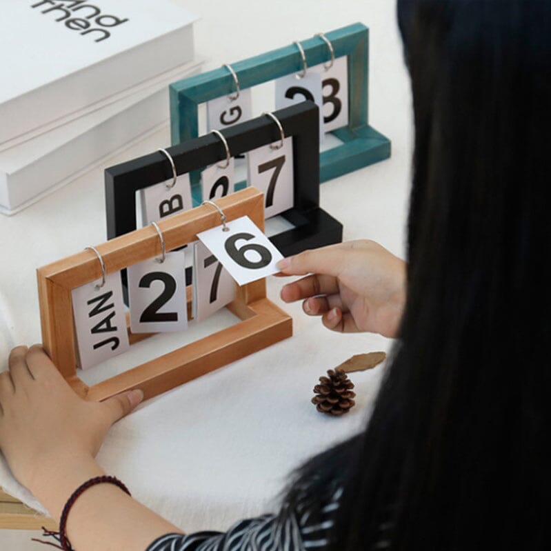 Niederländischer Teakholz-Schreibtischkalender | Karnz