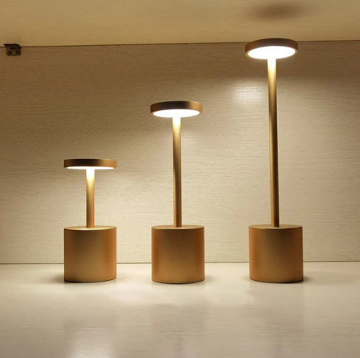 Sandsberg | LumaLite Wiederaufladbare LED-Tischlampe | Kabellos | Dimmbar | Modernes Design für Restaurants und Zuhause