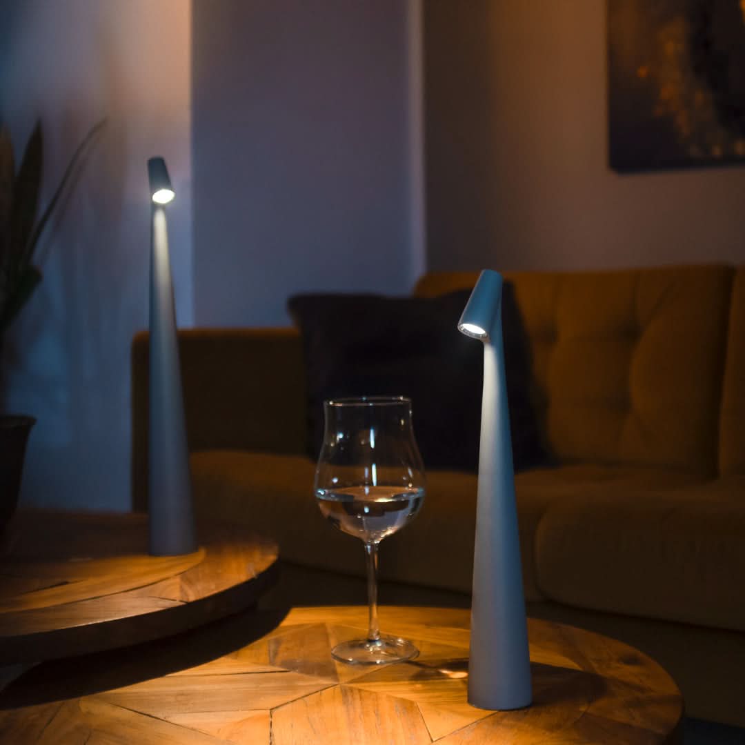 Wiederaufladbare LED Tischlampe | Karnz