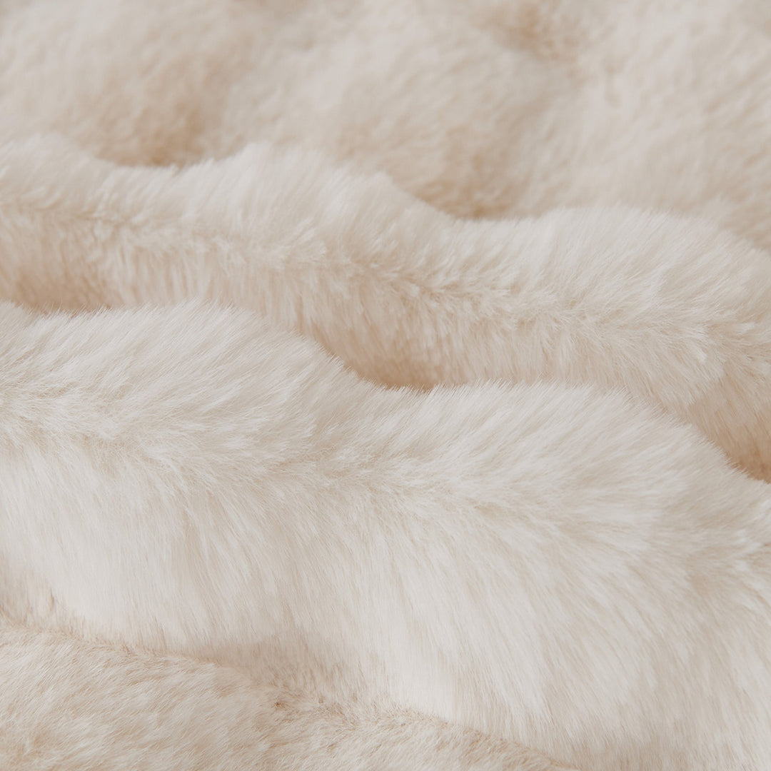 Luxe Ripple Faux Fur Sofa Cover - Modern, Stylisch & Langlebig Sofa Schutz | Karnz