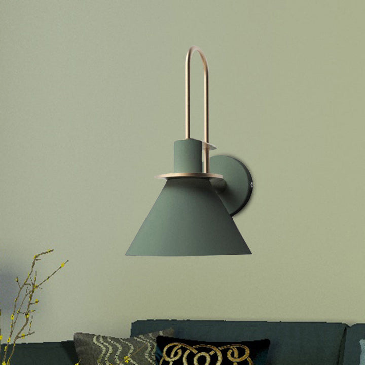 1-Light Wandleuchte Antik Cone Metall Wandmontage in Weiß/Schwarz/Grün mit Griff für Nachttisch | Karnz