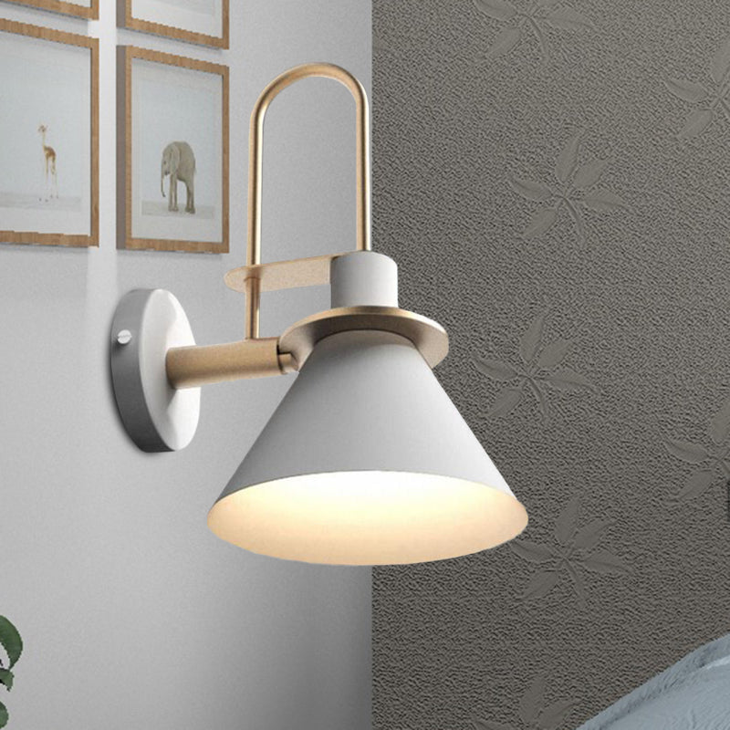 1-Light Wandleuchte Antik Cone Metall Wandmontage in Weiß/Schwarz/Grün mit Griff für Nachttisch | Karnz