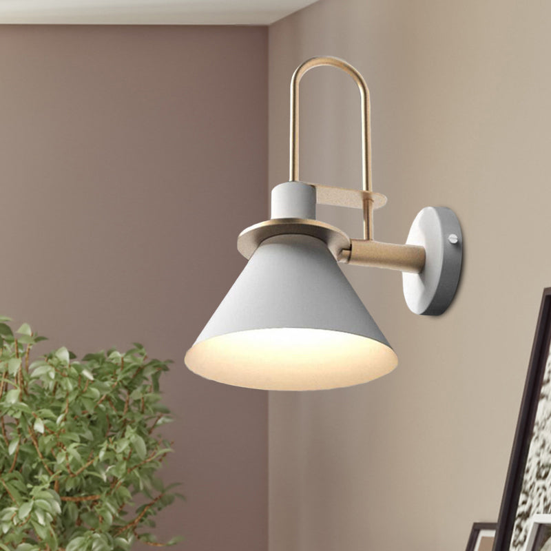 1-Light Wandleuchte Antik Cone Metall Wandmontage in Weiß/Schwarz/Grün mit Griff für Nachttisch | Karnz