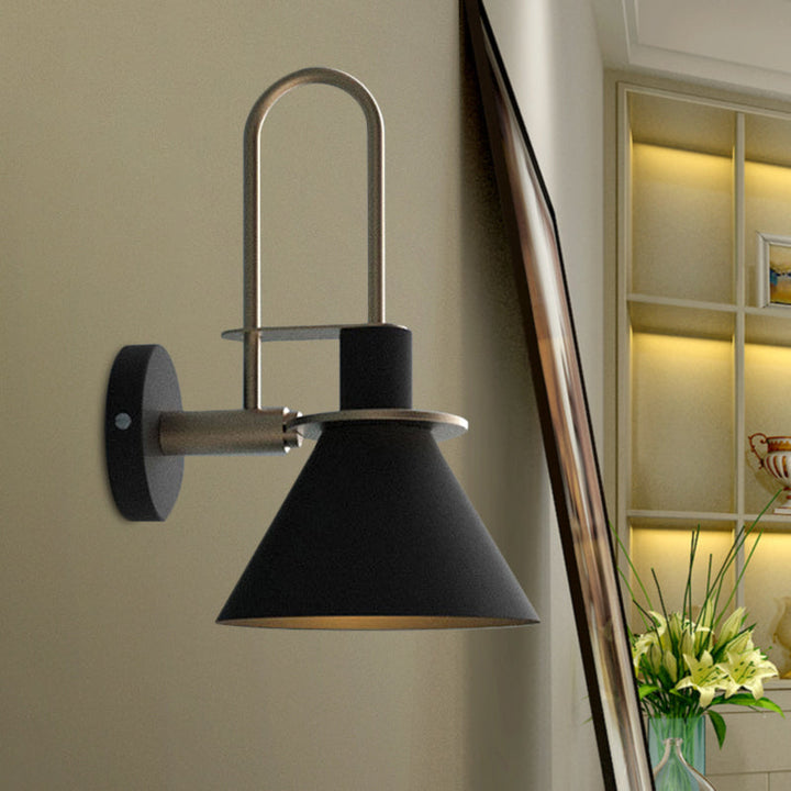 1-Light Wandleuchte Antik Cone Metall Wandmontage in Weiß/Schwarz/Grün mit Griff für Nachttisch | Karnz