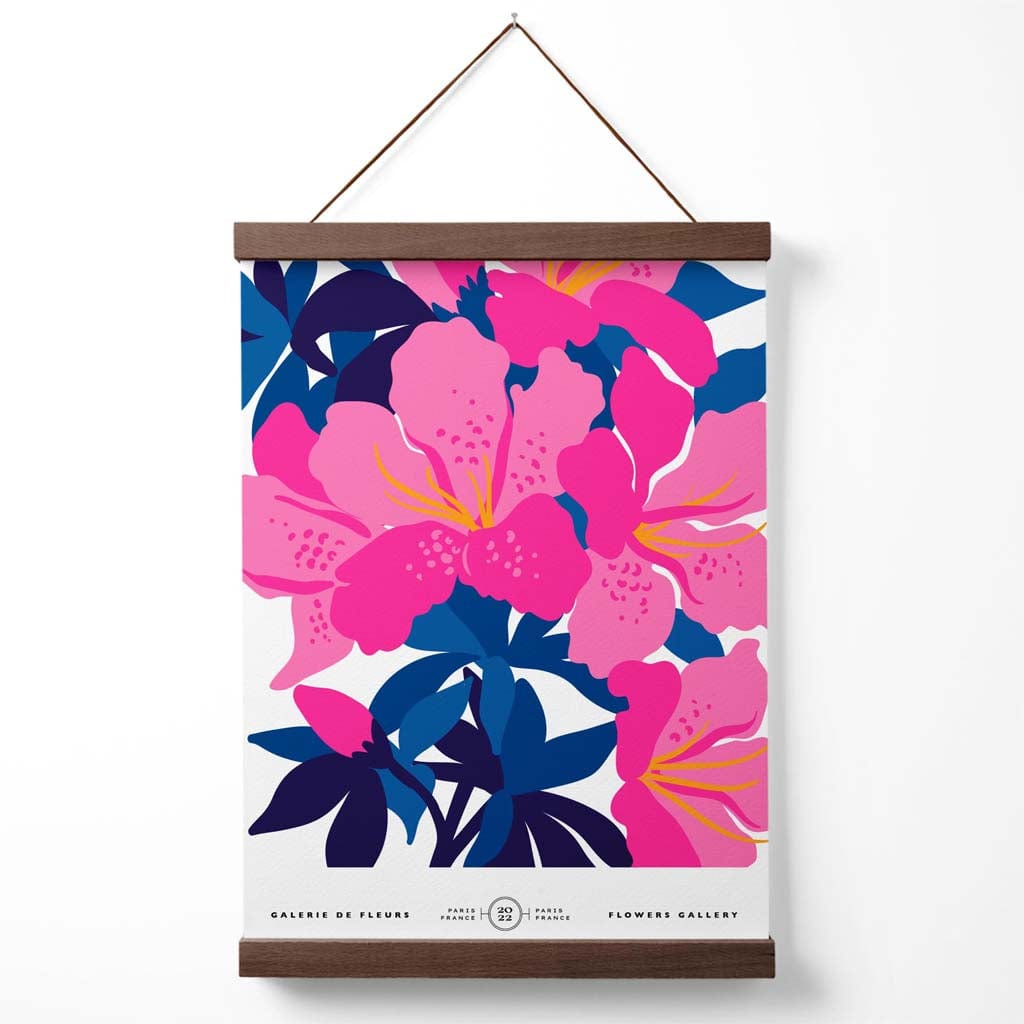 Abstraktes Marktplakat mit rosa und blauen Orchideenblüten, inklusive Aufhänger