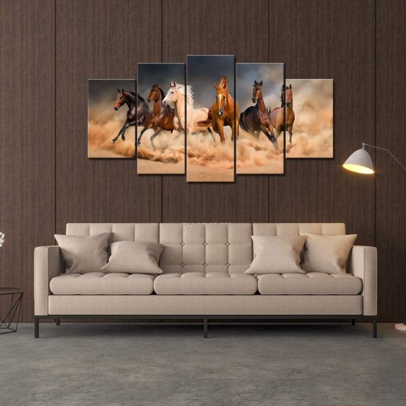 Set aus 5 Wandbildern mit galoppierenden Pferden