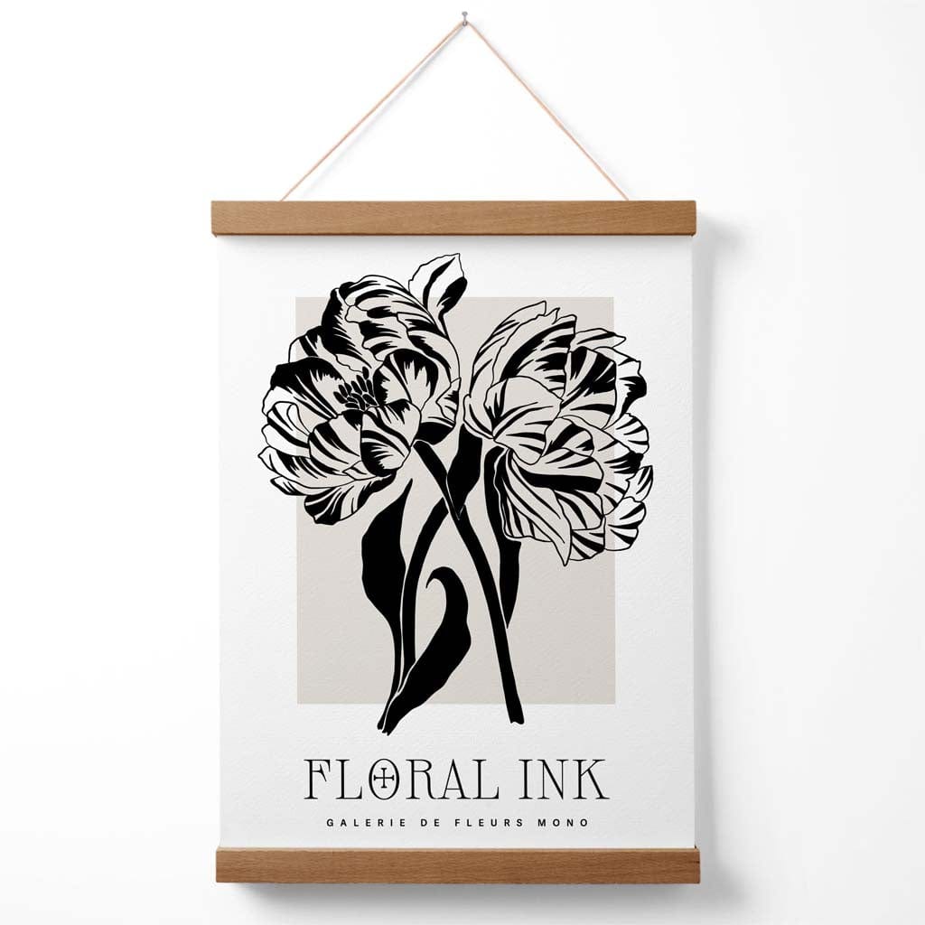 Poster mit Kamelienmotiv, schwarz-beige, florale Tuschezeichnung, inklusive Aufhänger